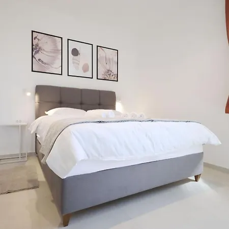 Maestral 아파트 *